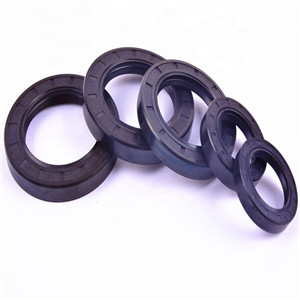 Double lip shaft seal is generally the role of the transmission components